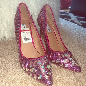 Gemmed fuchsia Steve Madden Heels